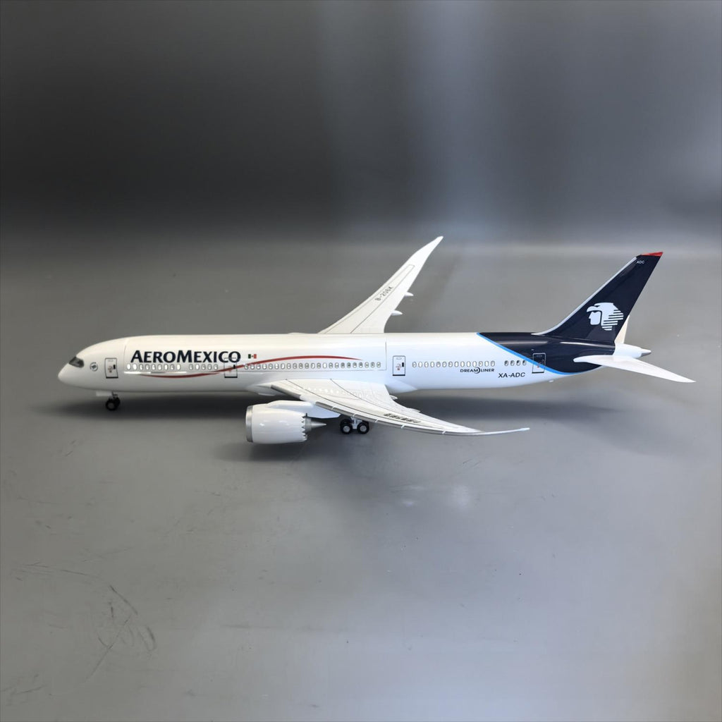 Aeroméxico Boeing 787-9 Dreamliner – 42 cm / 16.5 in – Openable Hatch Cover LED Display Model