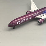 Qatar Airways Boeing 777-300ER "Copa Mundial de la FIFA" – 47 cm / 18,5 in – Modelo con pantalla LED activada por voz - Thumbnail 5