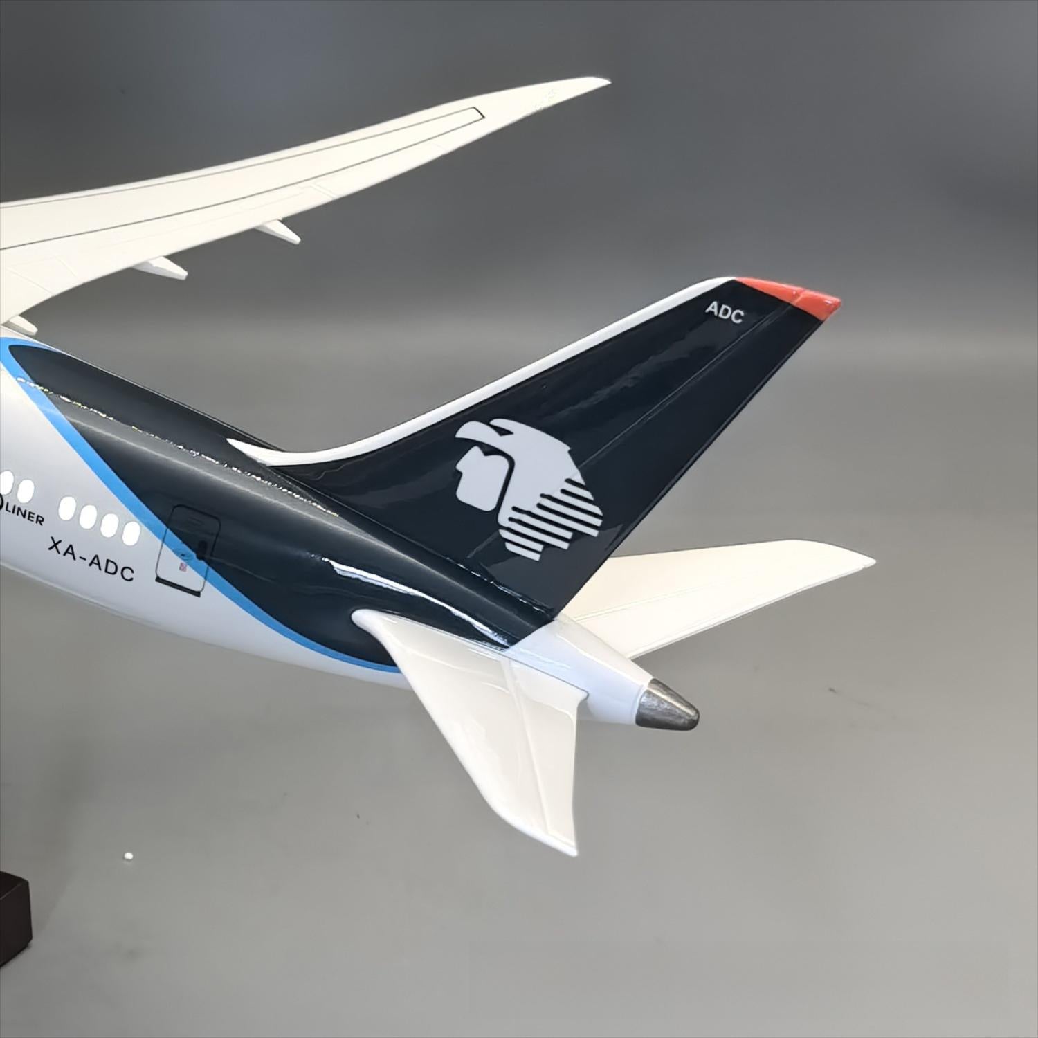 Aeromexico Boeing 787-8 Dreamliner 1:130 – 43 cm / 16.9 in – LED Lights - Gallery 7