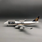 Singapore Airlines Boeing 747-400 1:150 – 47 cm / 18.5 in – Opening Cabin Interior & LED Lights
