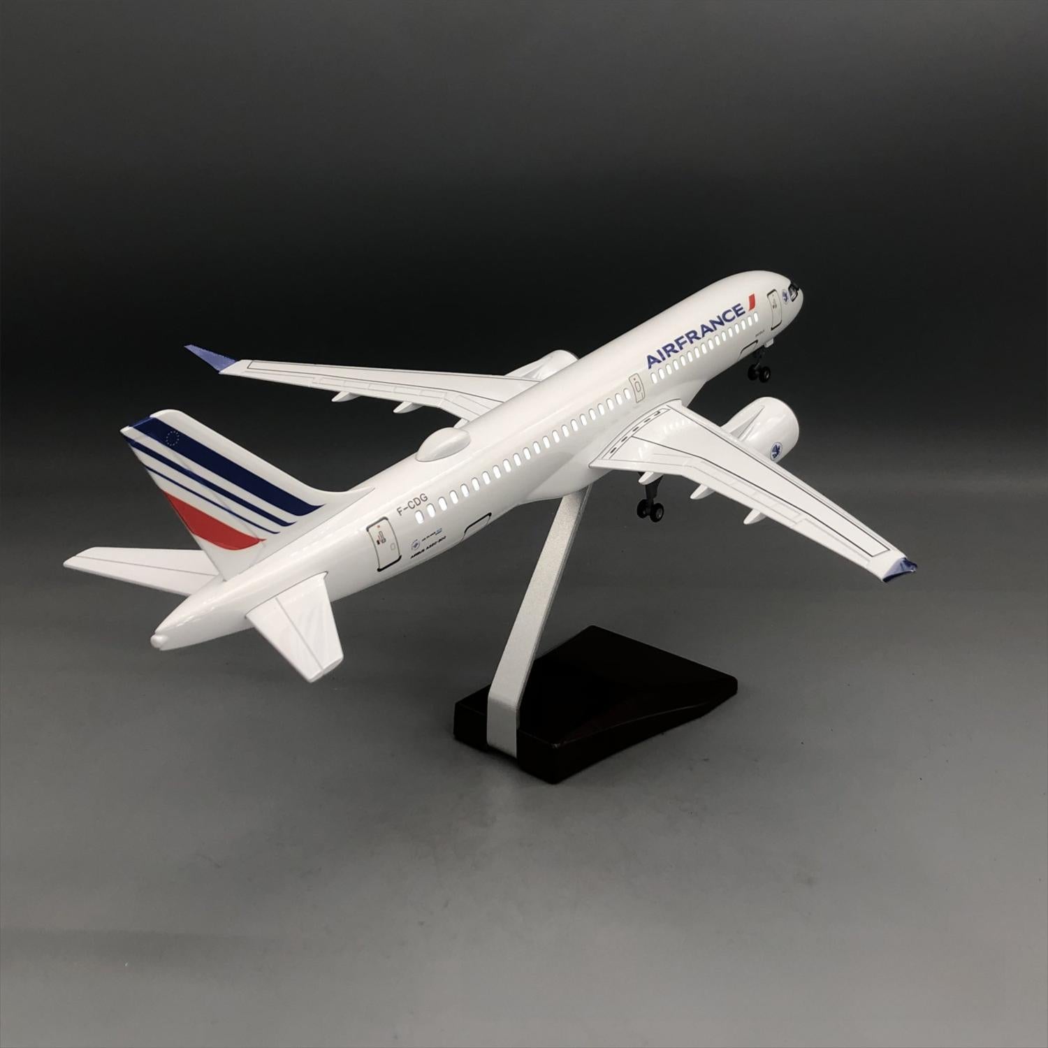 Air France Airbus A220-300 1:100 – 38 cm / 15.0 in – LED Lights