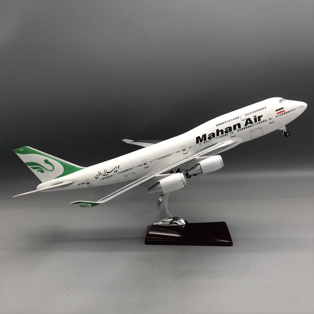 Mahan Air Boeing 747-400 1:150 – 47 cm / 18.5 in – Opening Cabin Interior & LED Lights