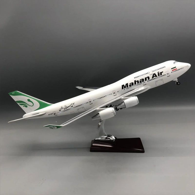Mahan Air Boeing 747-400 1:150 – 47 cm / 18.5 in – Opening Cabin Interior & LED Lights - Image 5