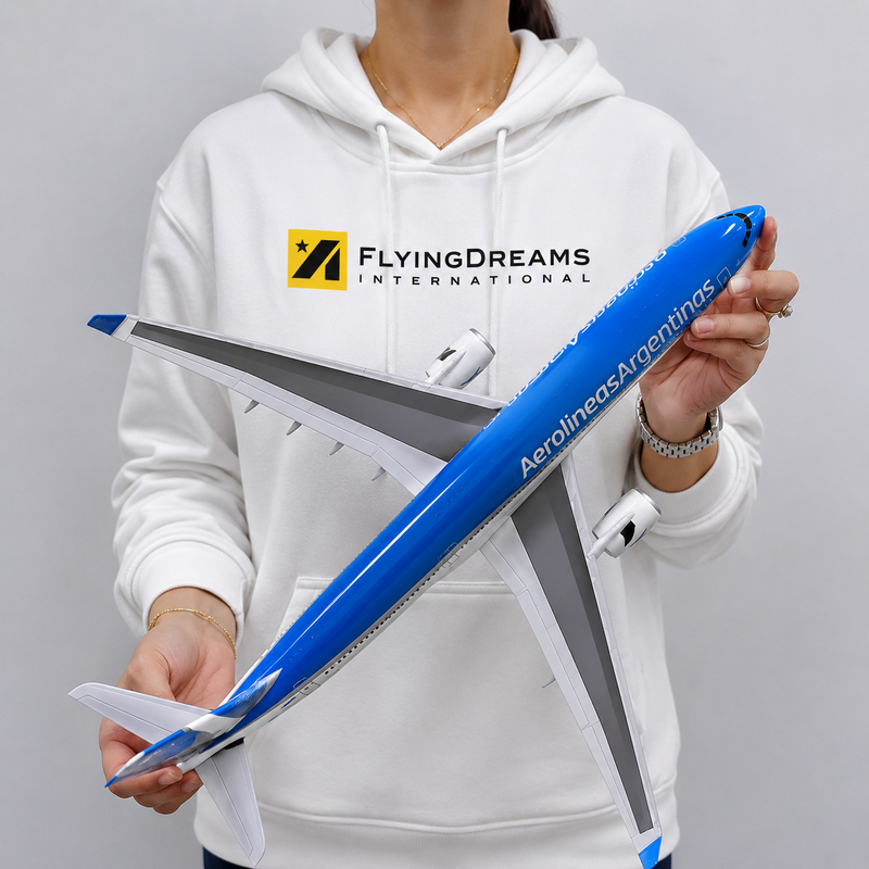 Aerolíneas Argentinas Airbus A330-200 "Messi No. 10 World Cup" – 47 cm / 18.5 in – Voice-Activated LED Display Model - Image 9