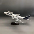 Lufthansa Boeing 747-400 1:150 – 47 cm / 18.5 in – Opening Cabin Interior & LED Lights