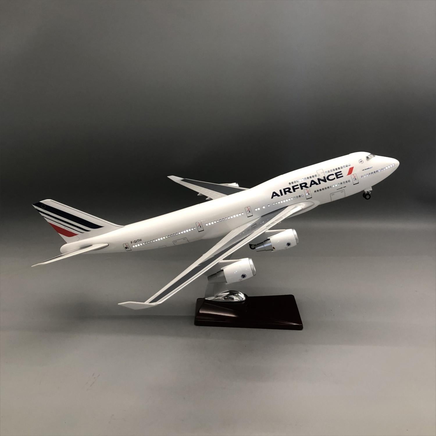 Air France Boeing 747-400 1:150 – 47 cm / 18.5 in – Opening Cabin Interior & LED Lights