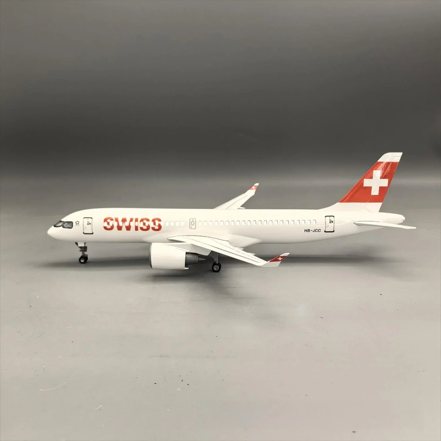 SWISS International Air Lines Airbus A220-300 1:100 – 38.7 cm / 15.2 in – LED Lights - Gallery 3