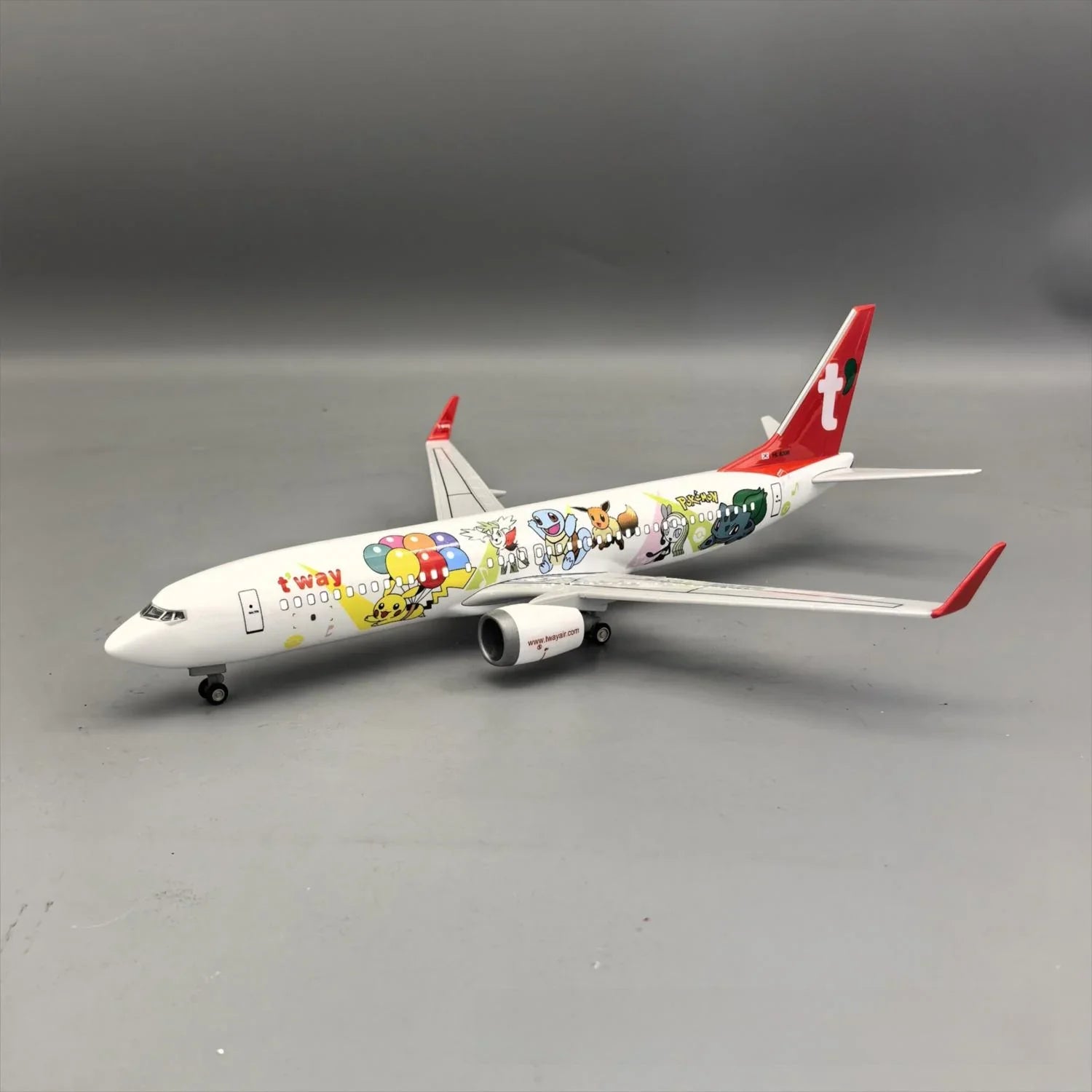 T'way Air Boeing 737-800 "Pokémon Jet TW" – 37 cm / 14.6 in – Voice-Activated LED Display Model - Gallery 2