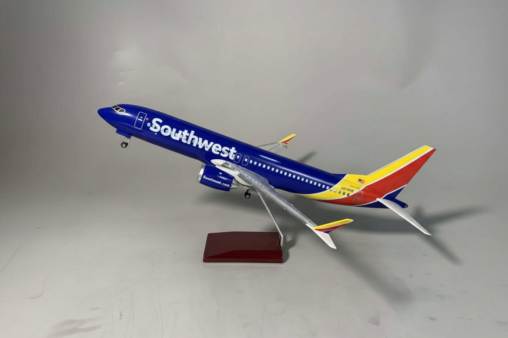 Boeing 737 MAX 8 Southwest 1:80 – 47 cm / 18.5 in – LED Lights (PRE ORDER)