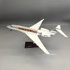 Avión ejecutivo Gulfstream G650ER 1:50 – 45 cm / 17.7 in – Interior de cabina abatible y luces LED