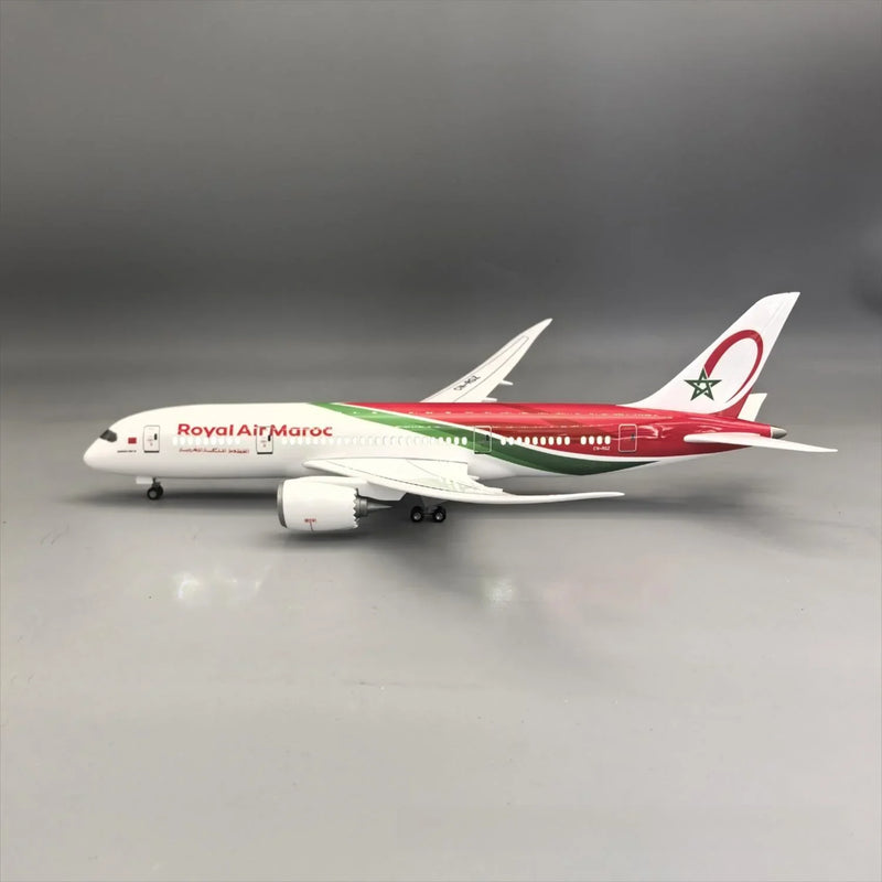Royal Air Maroc Boeing 787-8 Dreamliner 1:130 – 43 cm / 16.9 in – LED Lights - Image 3