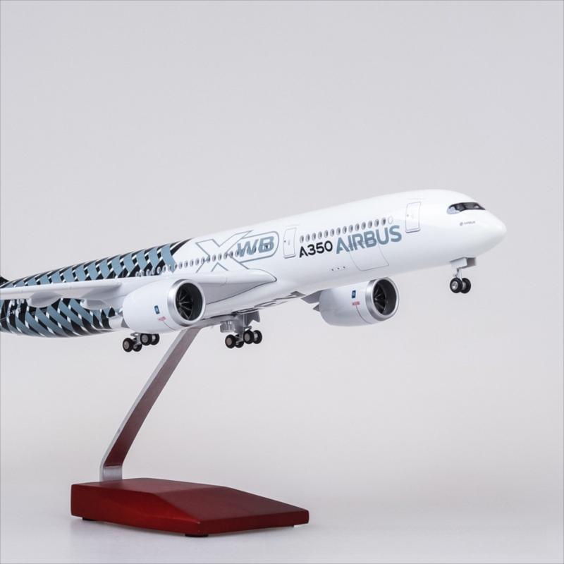 Airbus A350 XWB Prototype 1:142 – 47 cm / 18.5 in – Voice-Activated LED Lights