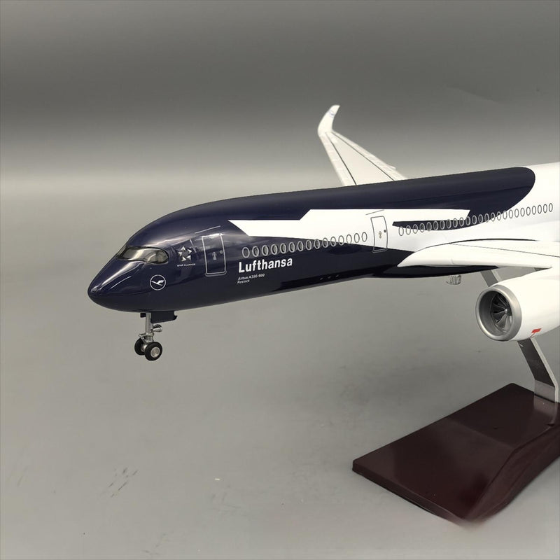 Lufthansa Airbus A350-900 "Centennial 1926–2026" – 47 cm / 18.5 in – Voice-Activated LED Display Model - Image 7
