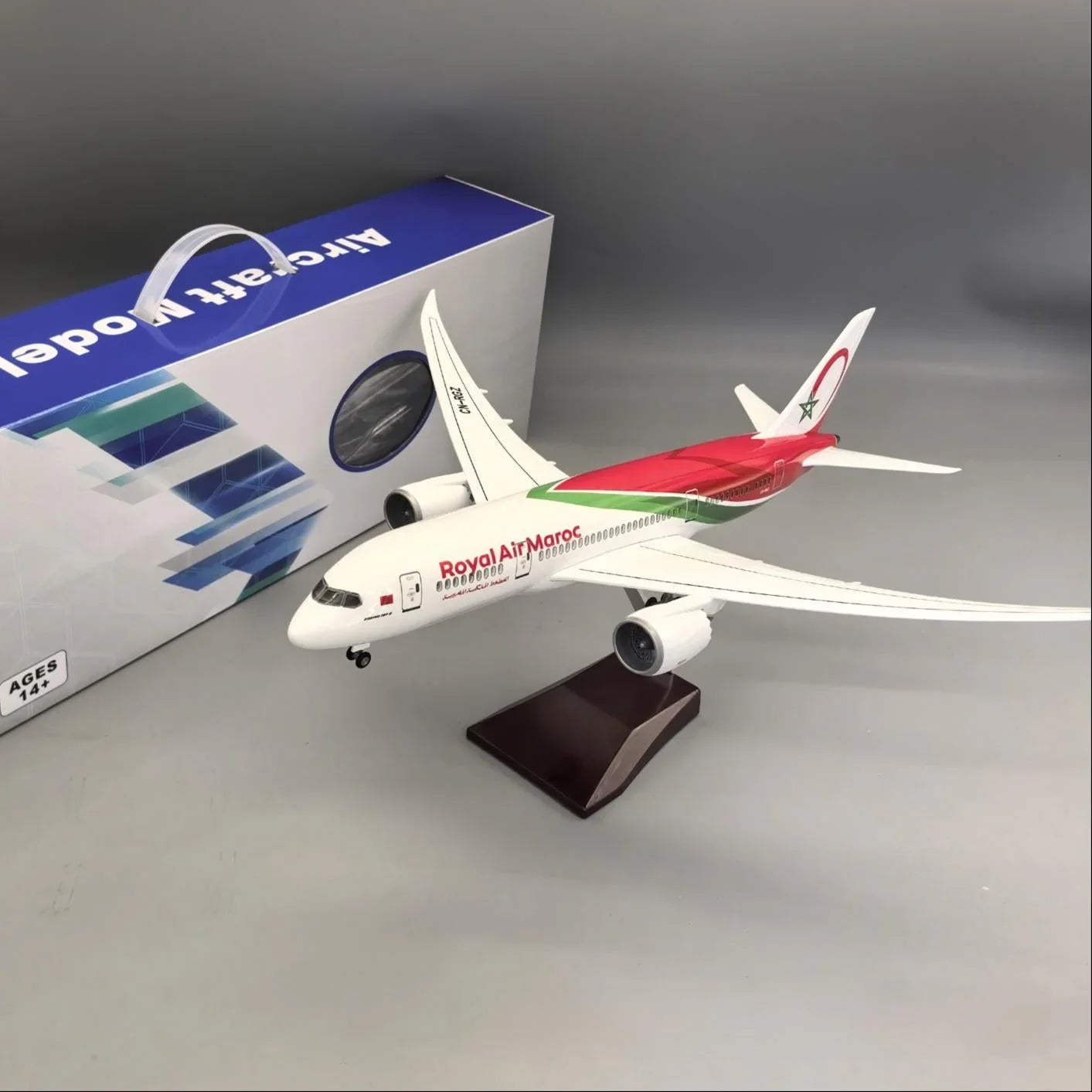 Royal Air Maroc Boeing 787-8 Dreamliner 1:130 – 43 cm / 16.9 in – LED Lights - Gallery 8