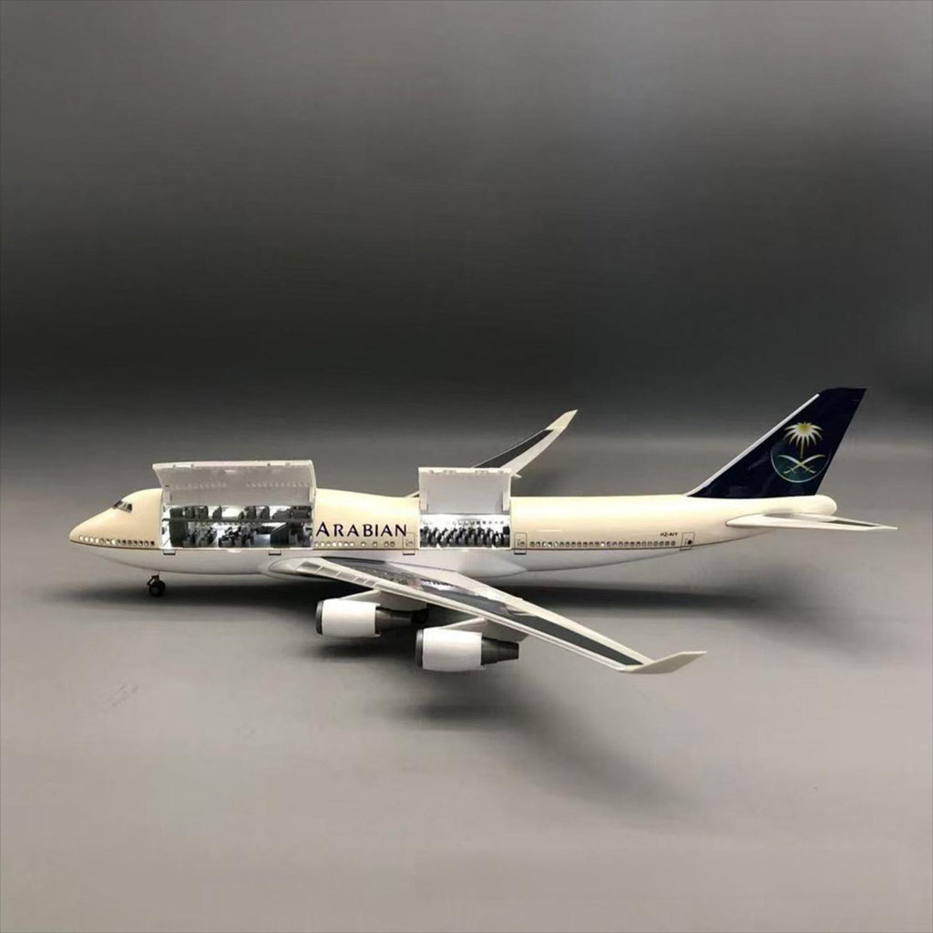 Saudia Airlines Boeing 747-400 1:150 – 47 cm / 18.5 in – Opening Cabin Interior & LED Lights