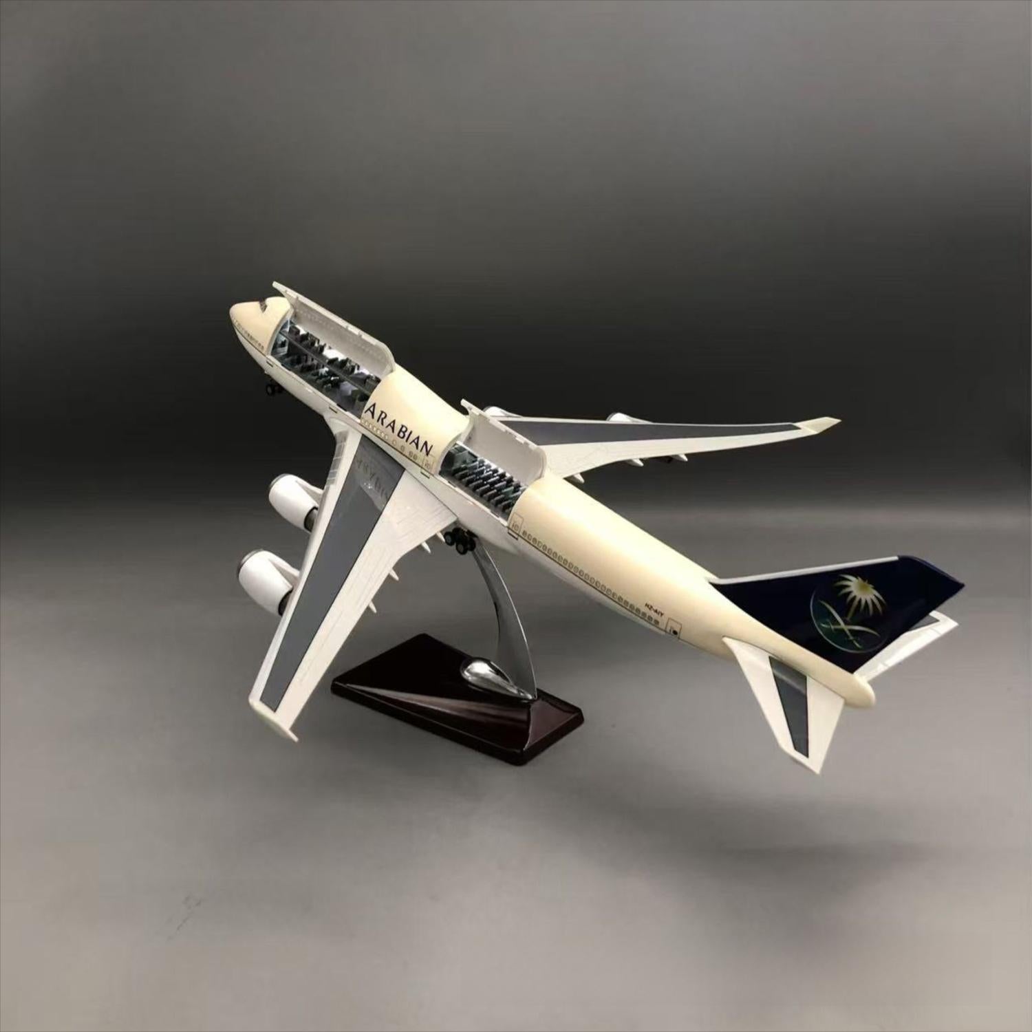 Saudia Airlines Boeing 747-400 1:150 – 47 cm / 18.5 in – Opening Cabin Interior & LED Lights