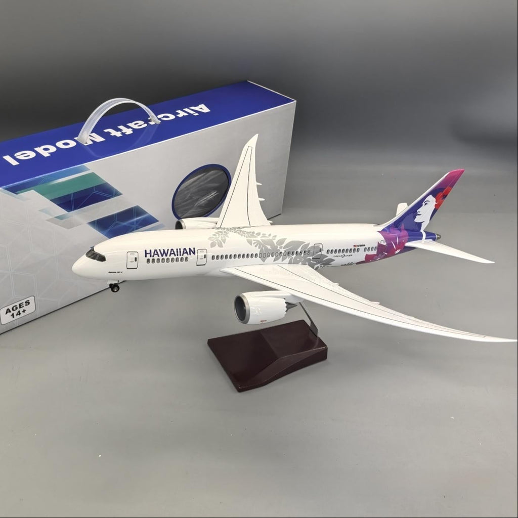 Hawaiian Airlines Boeing 787-8 Dreamliner 1:130 – 43 cm / 16.9 in – LED Lights