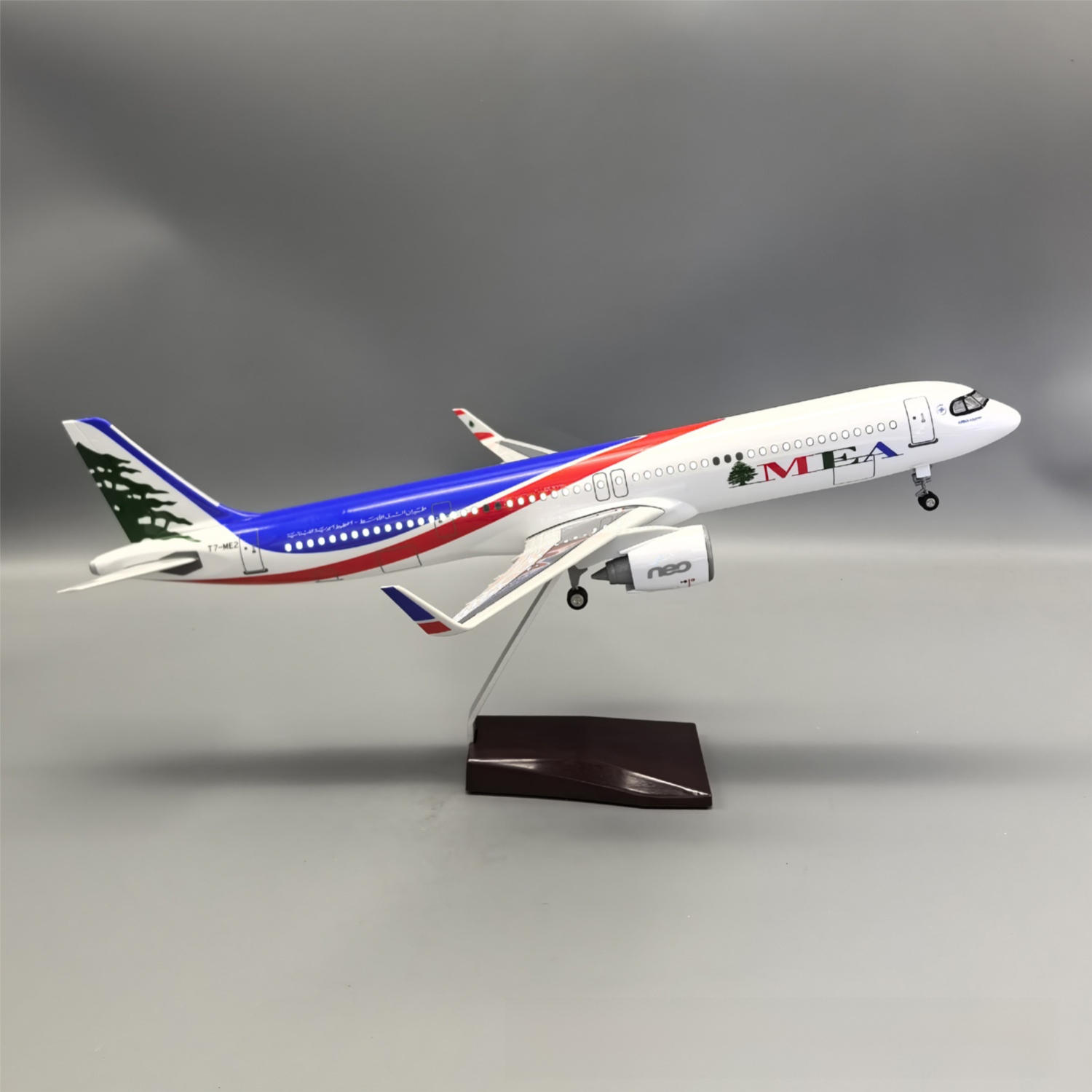 A321NEO MIDDLE EAST AIRLINES - SCALE 1/100 - 44CM - 18.5 IN - AIRPLANE MODEL