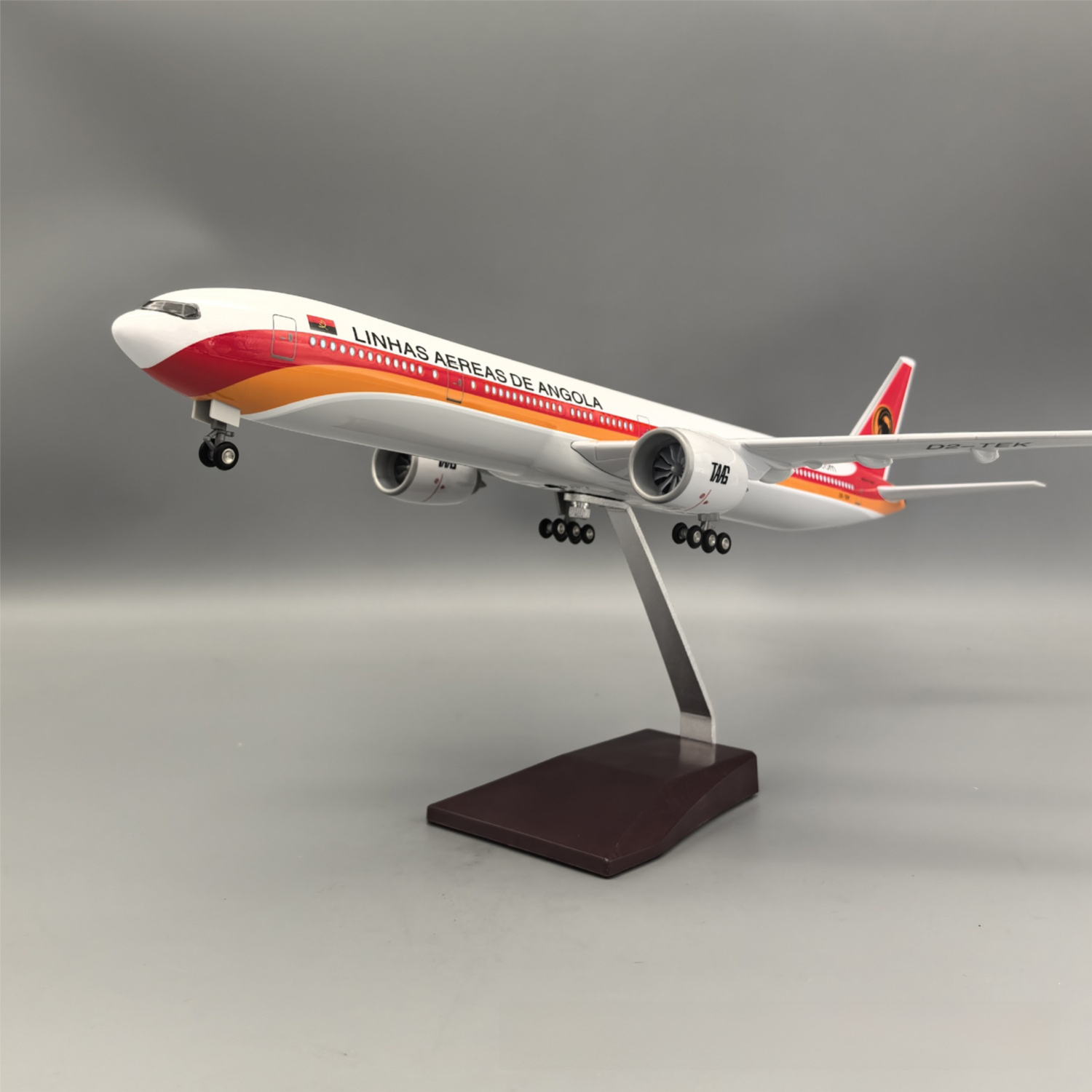 B777 TAAG Angola Airlines - ESCALA 1/157 - 47 CM - 18,5 PULGADAS