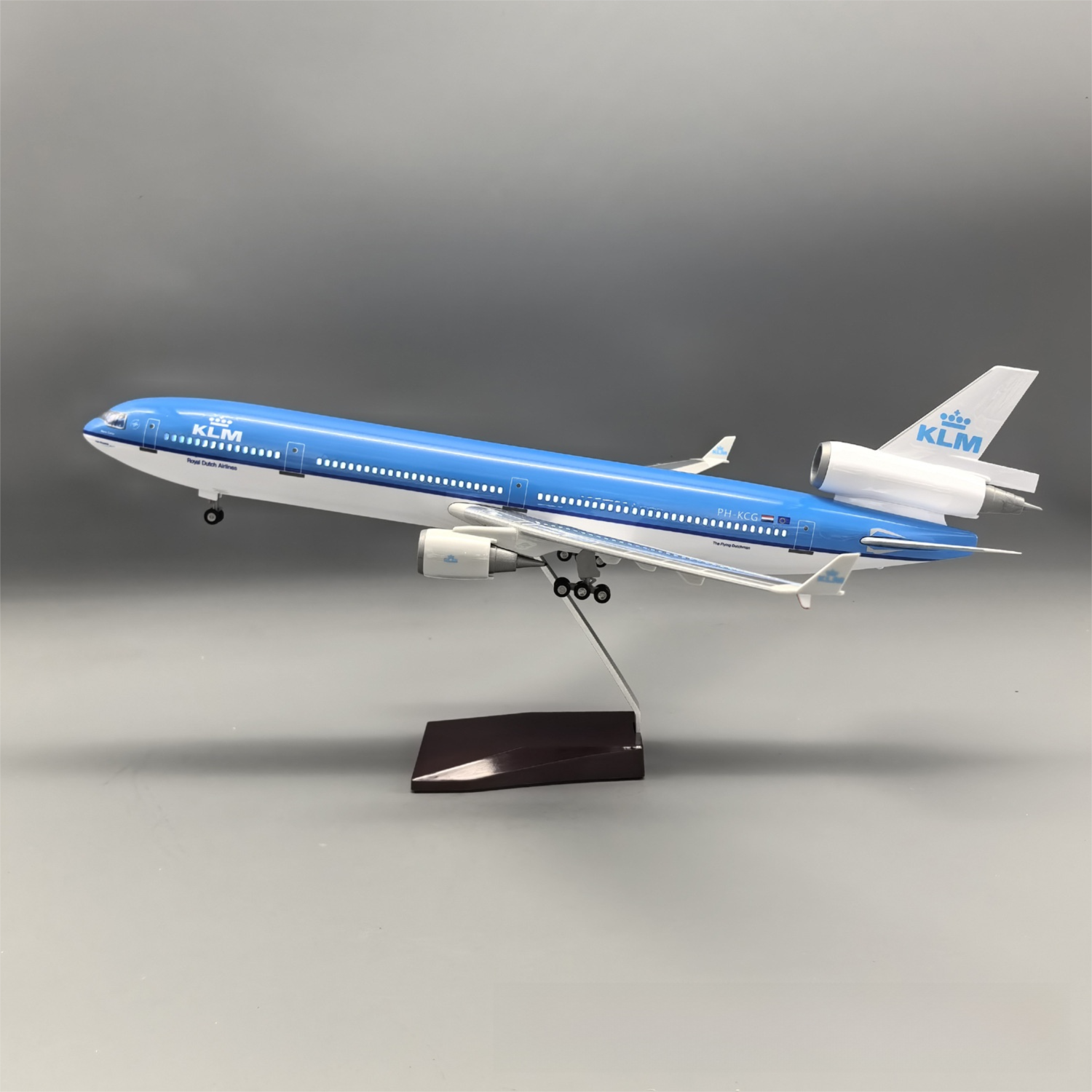 KLM MD-11 McDonnell Douglas – Scale 1:130 – 47 cm – ABS Resin – Optional LED Lights