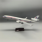 MD-11 American Airlines 1:130 – 47 cm / 18.5 in – ABS Resin – Optional LED Lights