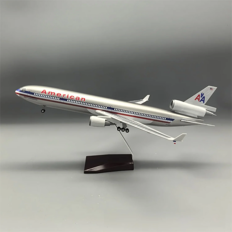 MD-11 American Airlines 1:130 – 47 cm / 18.5 in – ABS Resin – Optional LED Lights - Image 15