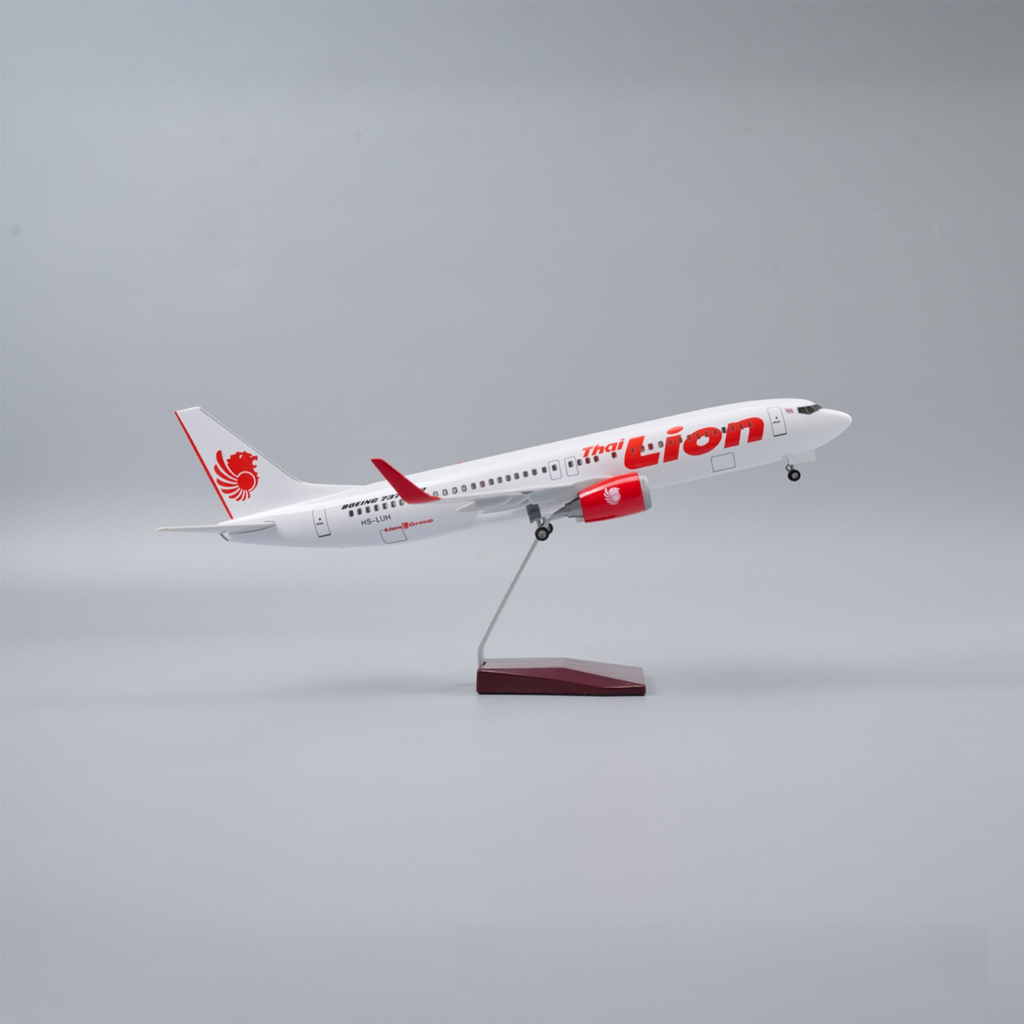 Boeing 737 Thai Lion Air – Scale 1:80 (47 cm / 18.5 in)