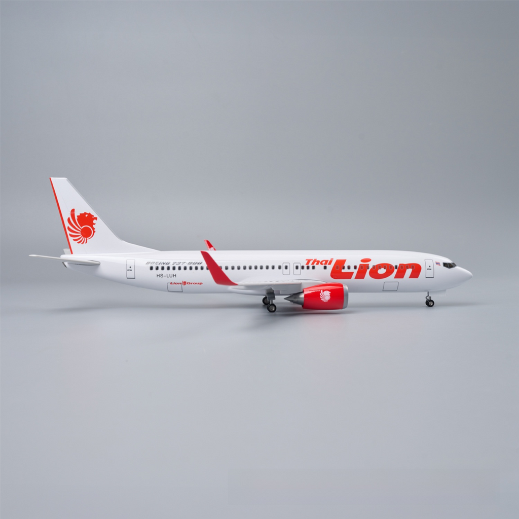 Boeing 737 Thai Lion Air – Scale 1:80 (47 cm / 18.5 in)