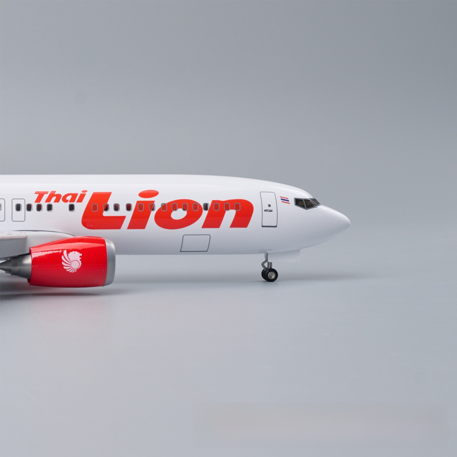 Boeing 737 Thai Lion Air – Scale 1:80 (47 cm / 18.5 in)