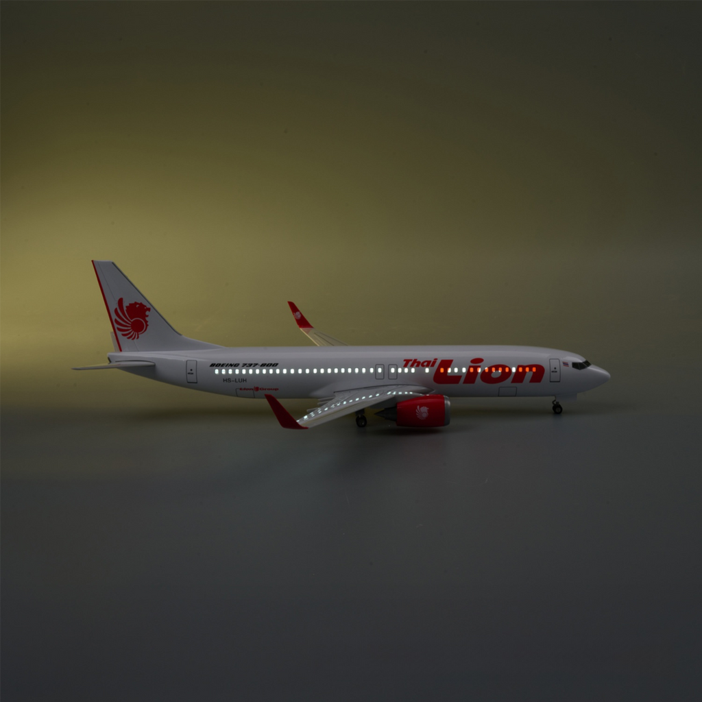 Boeing 737 Thai Lion Air – Scale 1:80 (47 cm / 18.5 in)