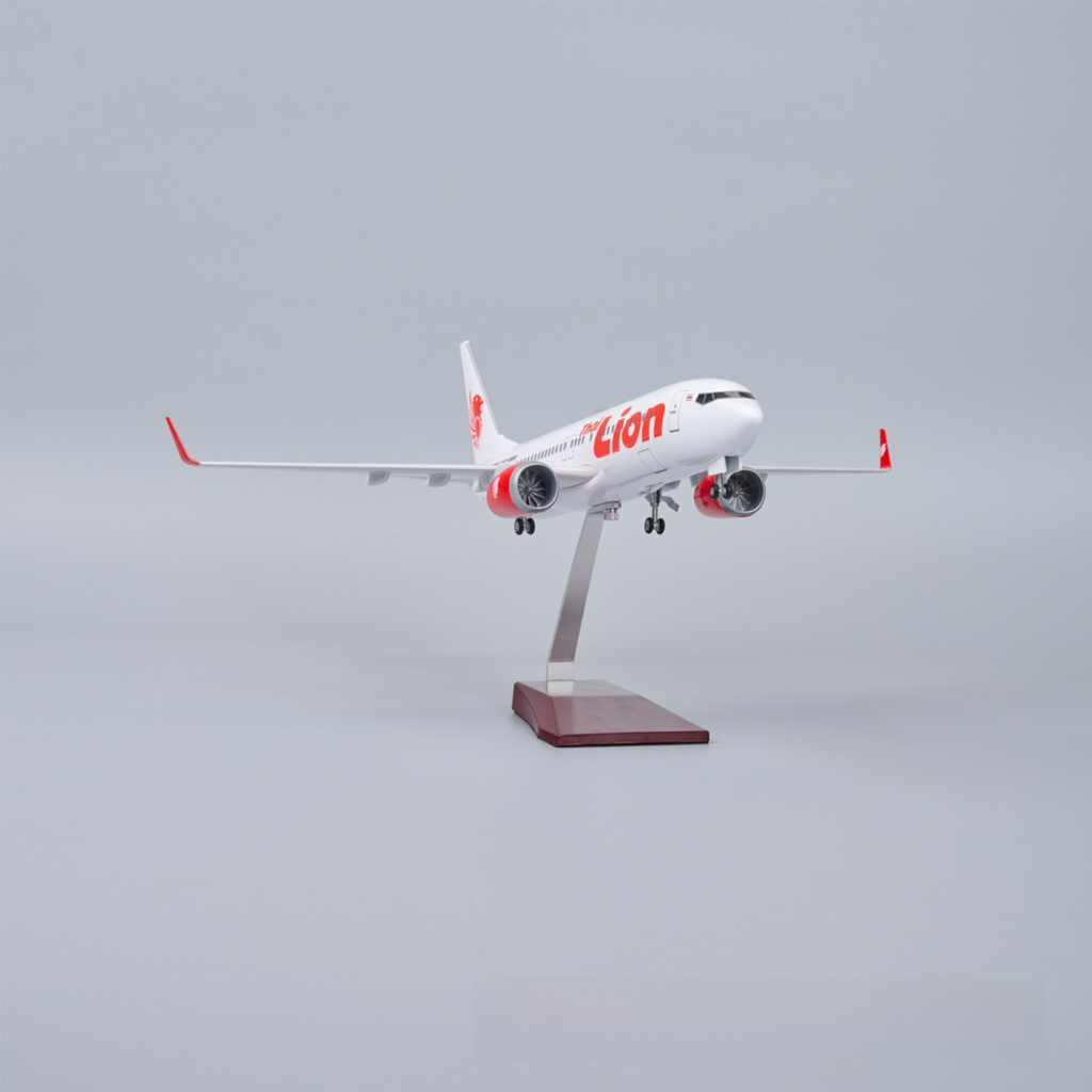Boeing 737 Thai Lion Air – Scale 1:80 (47 cm / 18.5 in)