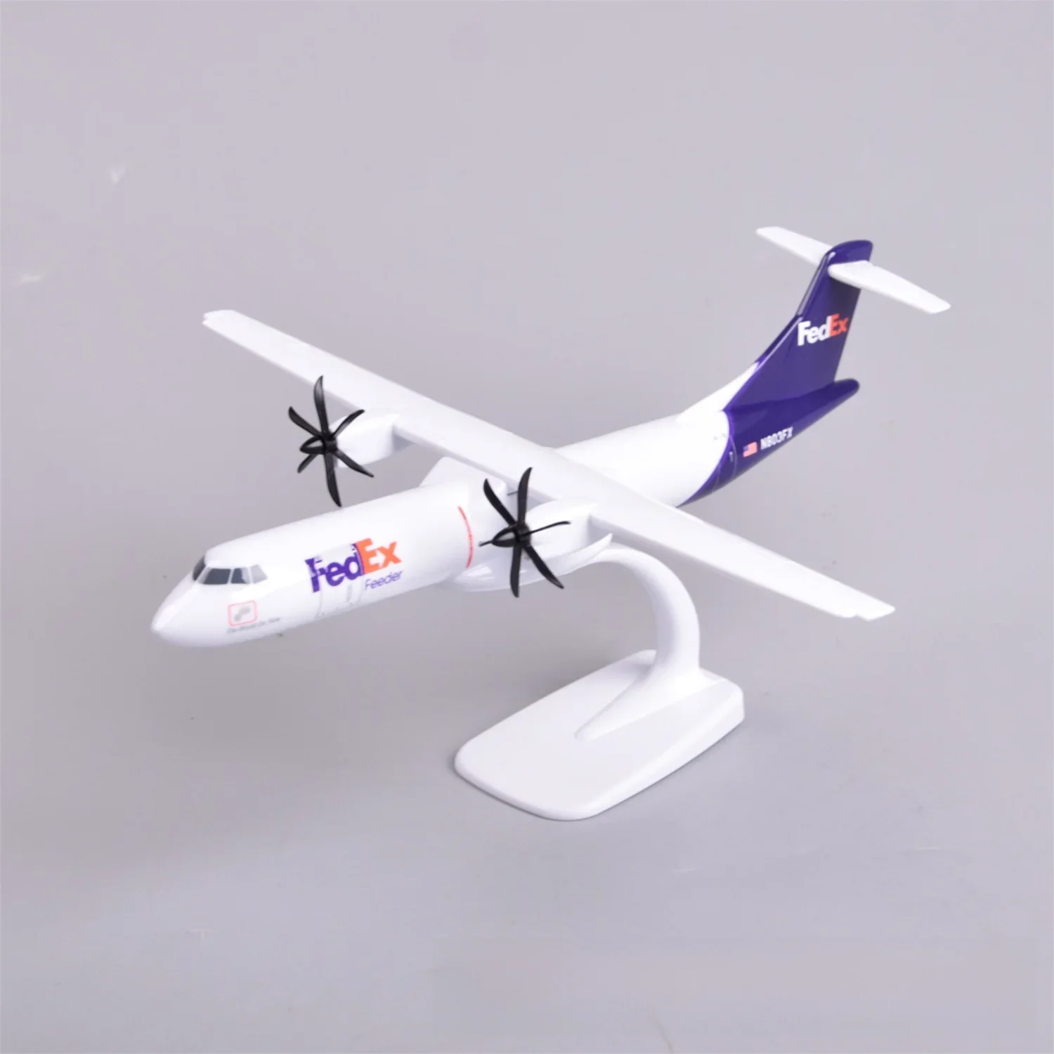 ATR 72-600 FedEx Express – Scale 1:100 – 27 cm (10.6 in) – Resin