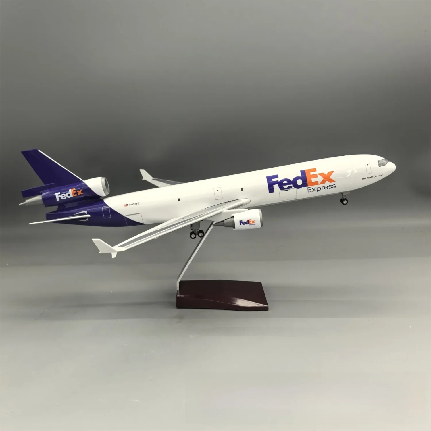 FEDEX MD-11 McDonnell Douglas – Scale 1:130 – 47 cm/18.5 in – ABS