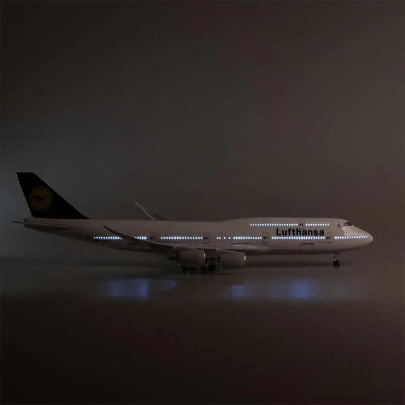 B747 Lufthansa- Scale 1/150 - 47cm - 18.5 in - Image 7