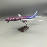 Qatar Airways Boeing 777-300ER "Copa Mundial de la FIFA" – 47 cm / 18,5 in – Modelo con pantalla LED activada por voz - Thumbnail 10