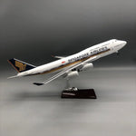 Singapore Airlines Boeing 747-400 1:150 – 47 cm / 18.5 in – Interior de Cabina Abrible y Luces LED - Thumbnail 4