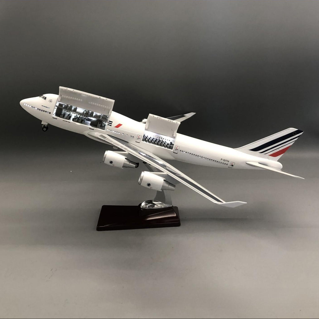 Air France Boeing 747-400 1:150 – 47 cm / 18.5 in – Opening Cabin Interior & LED Lights