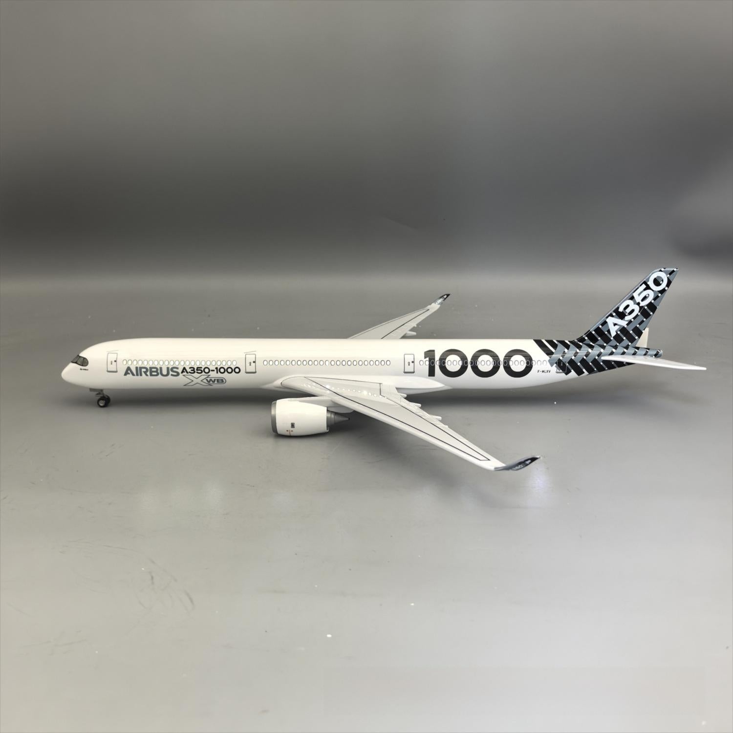 Airbus A350-1000 Carbon Fiber Prototype – 47 cm / 18.5 in – Synthetic Resin Desktop Display Model