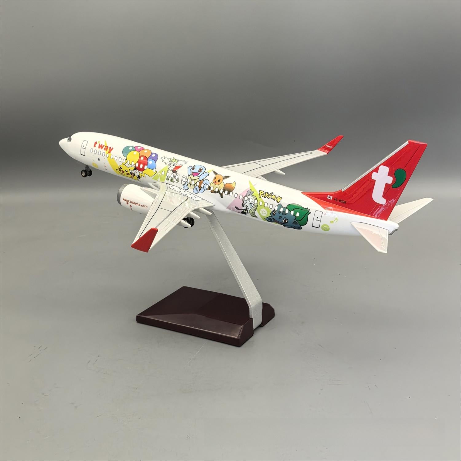 T'way Air Boeing 737-800 "Pokémon Jet TW" – 37 cm / 14.6 in – Voice-Activated LED Display Model - Gallery 5