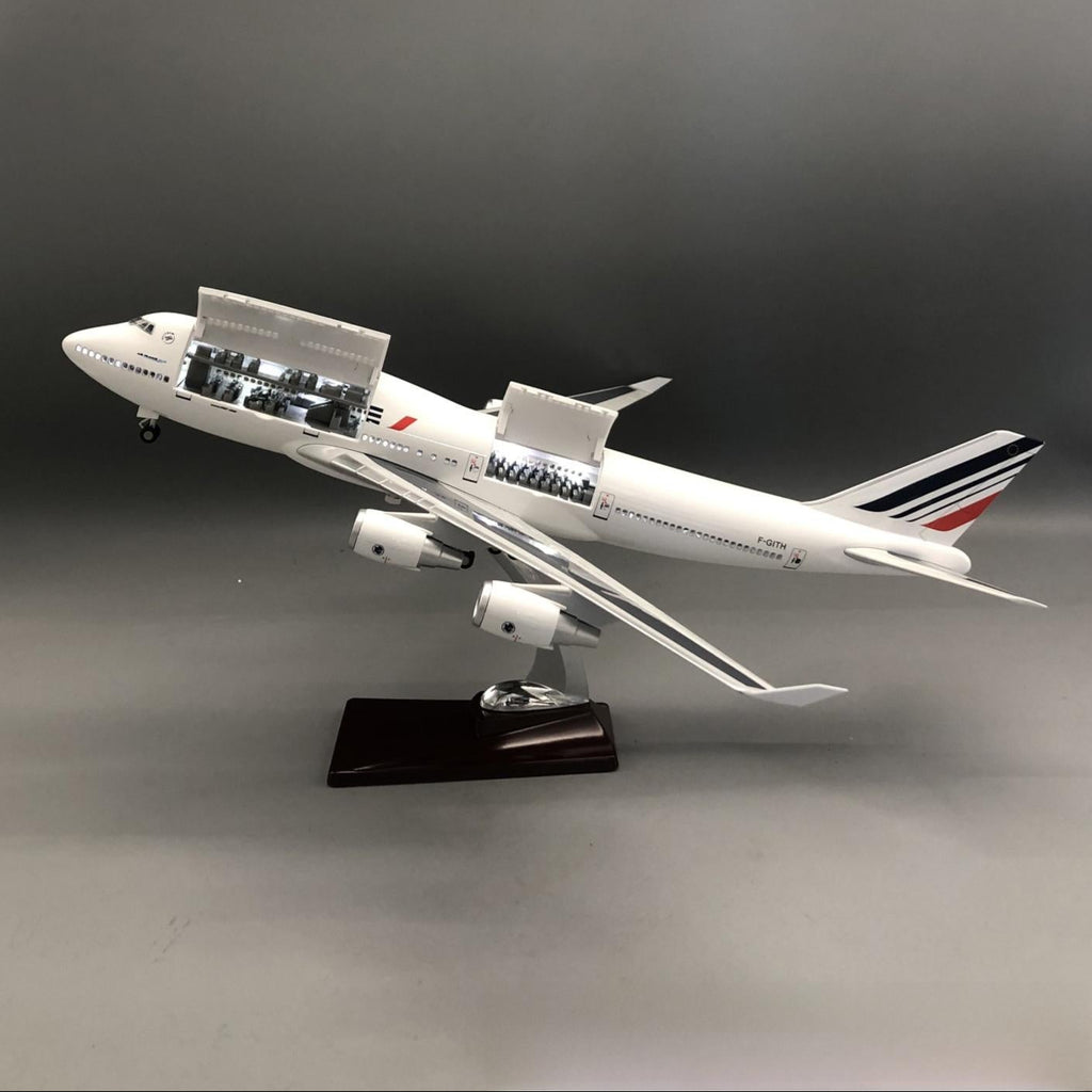 Air France Boeing 747-400 1:150 – 47 cm / 18.5 in – Opening Cabin Interior & LED Lights