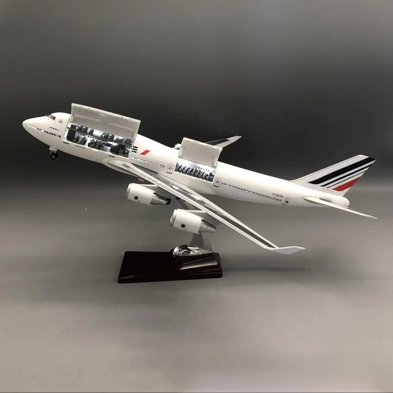 Air France Boeing 747-400 1:150 – 47 cm / 18.5 in – Opening Cabin Interior & LED Lights - Image 5