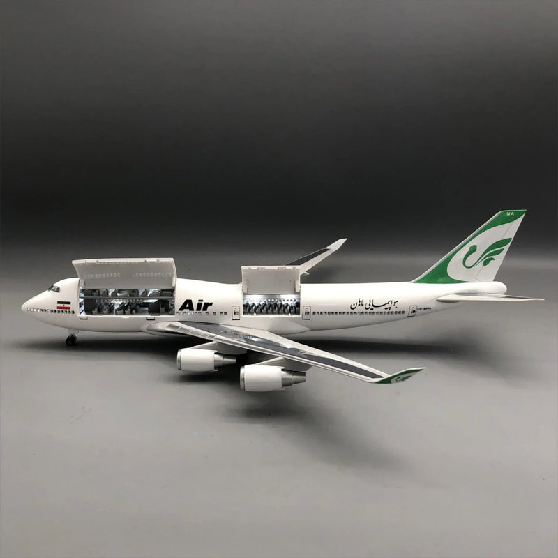 Mahan Air Boeing 747-400 1:150 – 47 cm / 18.5 in – Opening Cabin Interior & LED Lights - Image 2