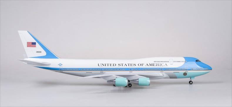 US Air Force One Boeing 747 1:190 – 37 cm / 14.6 in – LED Lights