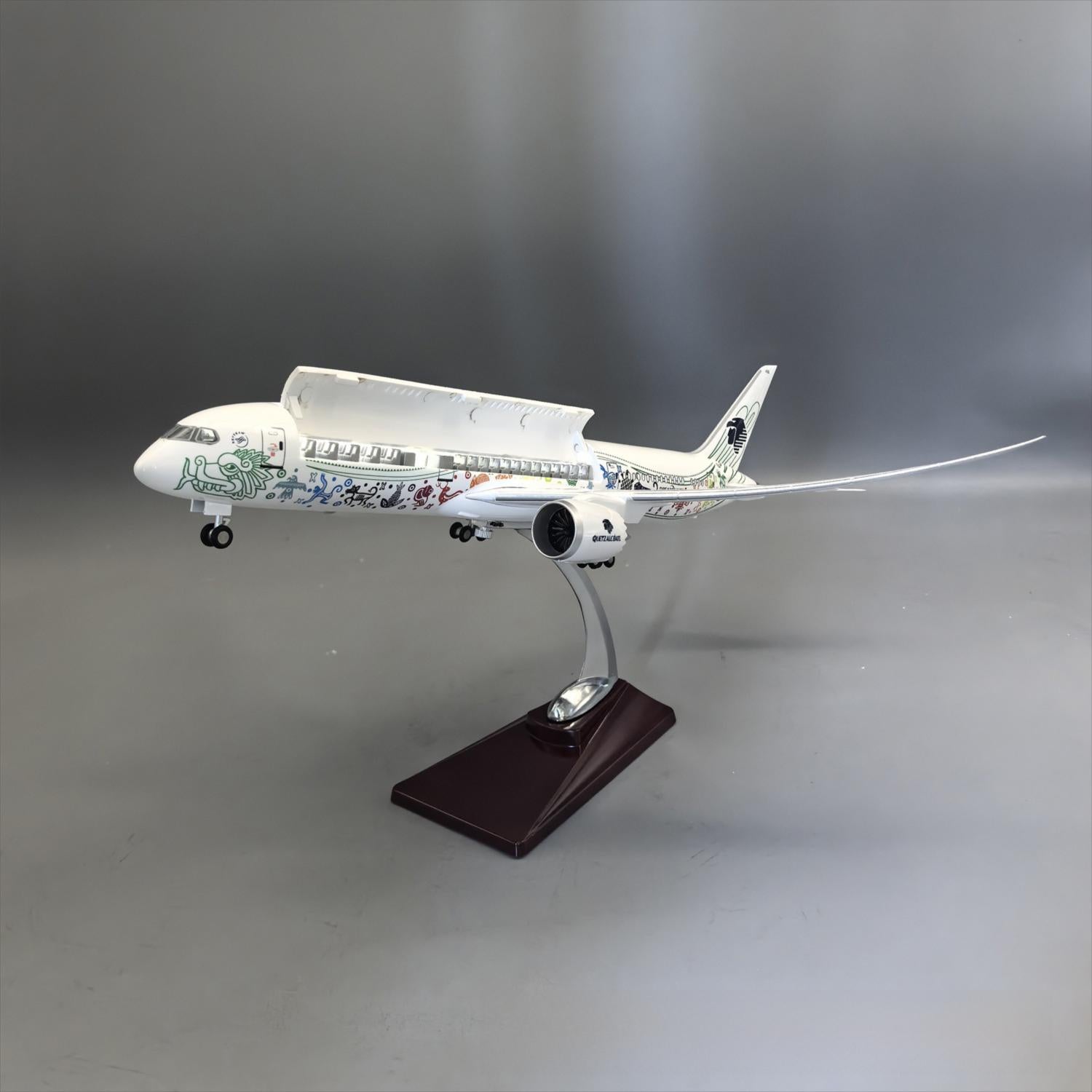 Aeroméxico Boeing 787-9 Dreamliner "Quetzalcóatl" – 42 cm / 16.5 in – Openable Hatch Cover LED Display Model