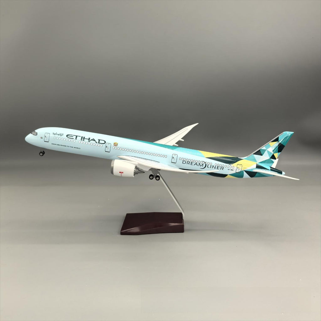 Boeing 787-10 Etihad Airways 1:145 – 47 cm / 18,5 pulgadas – Luces LED 