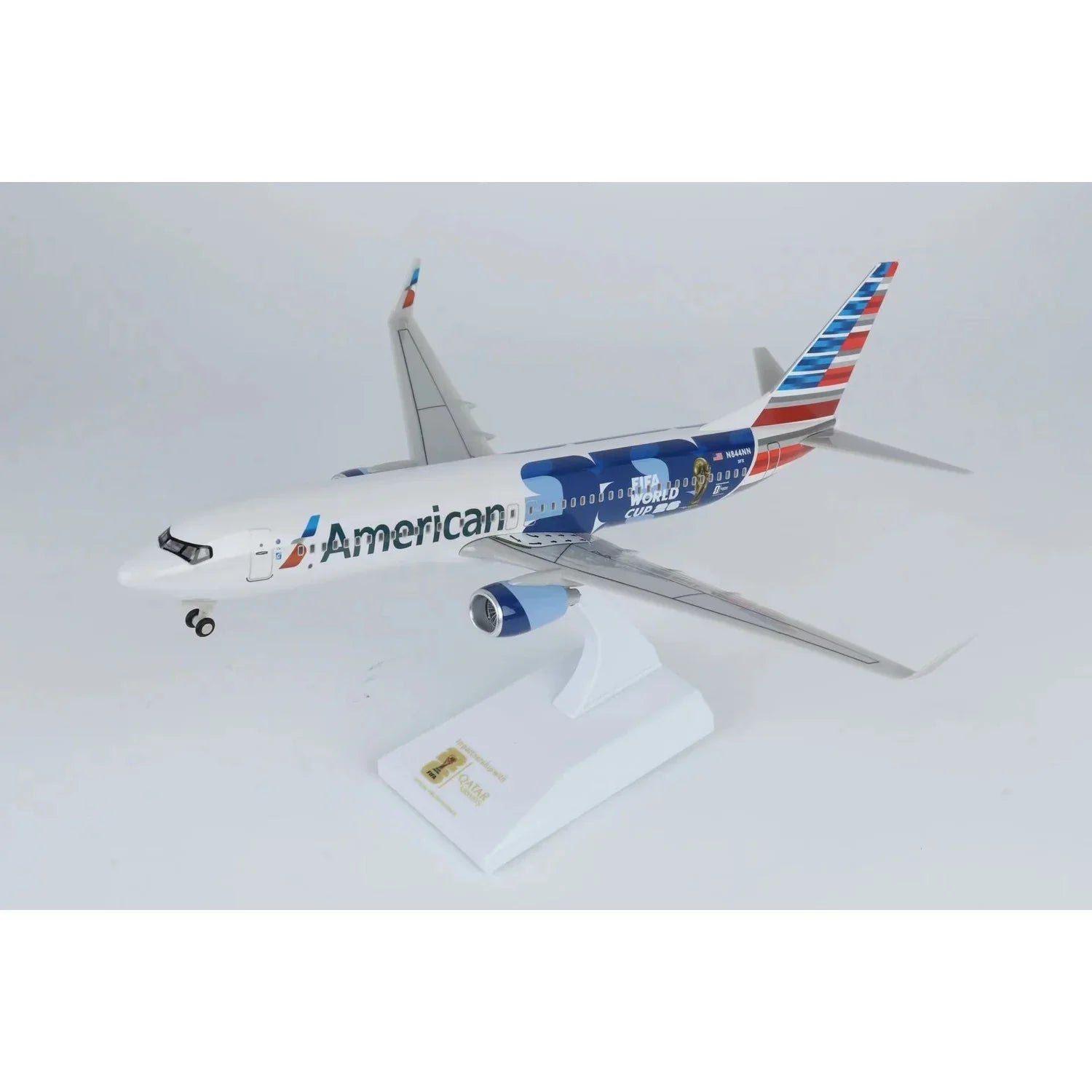 American Airlines Boeing 737-800 "FIFA World Cup 2026" – 30 cm / 11.8 in – Voice-Activated LED Lights - Gallery 5