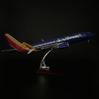 Boeing 737 MAX 8 Southwest 1:80 – 47 cm / 18.5 in – LED Lights