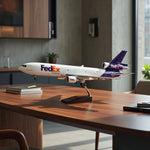 FEDEX MD-11 McDonnell Douglas – Scale 1:130 – 47 cm/18.5 in – ABS Resin - Thumbnail 3