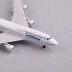 Close-up of the Lufthansa 747-400 model nose and Lufthansa titles