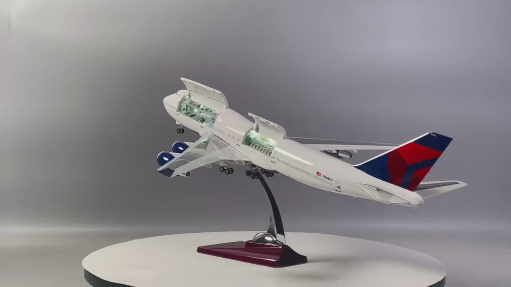B747 Delta Model - Opening Fuselage with Interior - Classic Livery - 1:150 - 18.5"/47cm